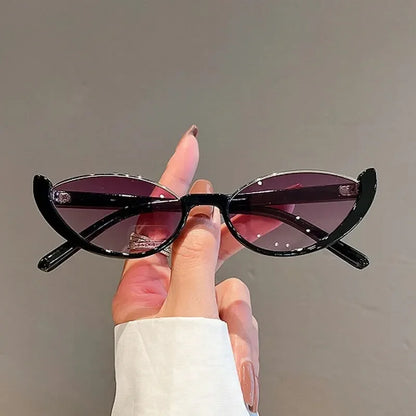 Women's flat sunglasses different colors