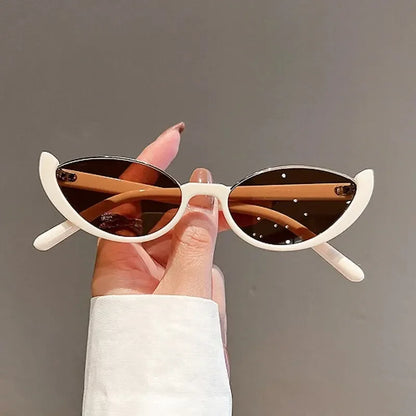 Women's flat sunglasses different colors